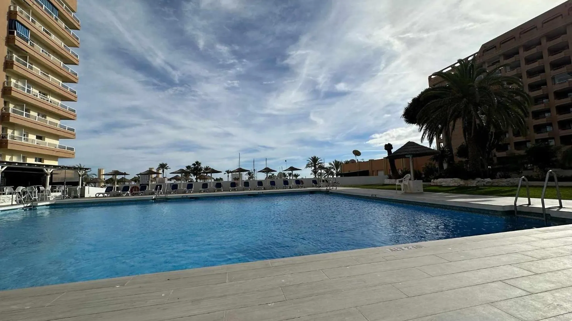 Estudio Pyr Privado Frente Al Puerto De Fuengirola Apartament